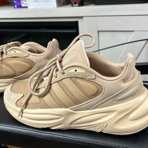 Adidas Cloudfoam beige women’s 6 thick sole suede plastic signature laces nylon